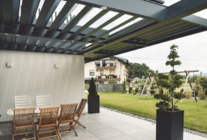 Oświetlenie tarasu w&nbsp;szklanych zadaszeniach